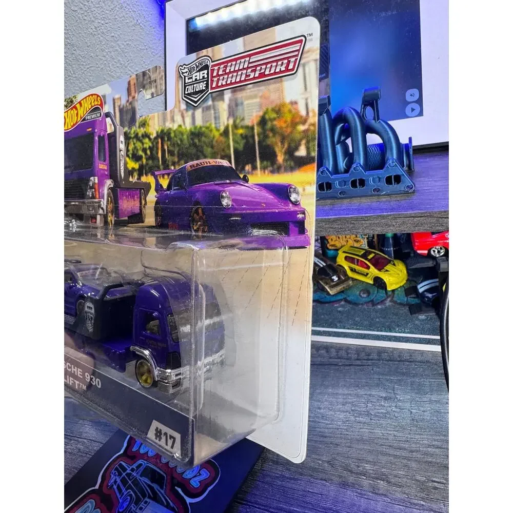Hot Wheels Team Transport #17 RWB Porsche 930 Aero Lift
